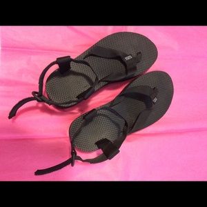 Teva sandals size 8